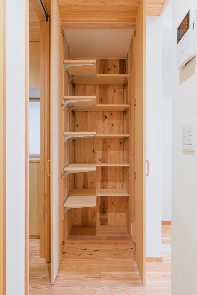 パントリー　収納