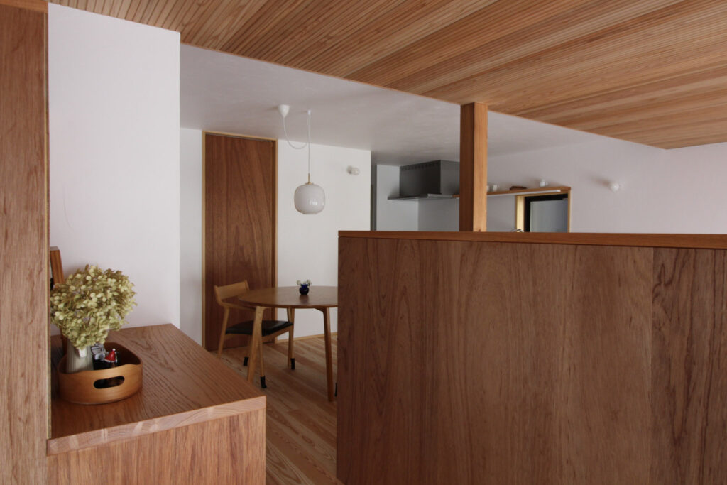 2階建て 28坪 ラワン ラジオハウス